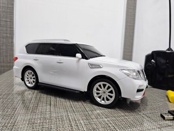 ModelMaster RC Vehicle - Image 4